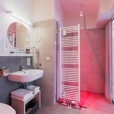 Art Hotel 3*